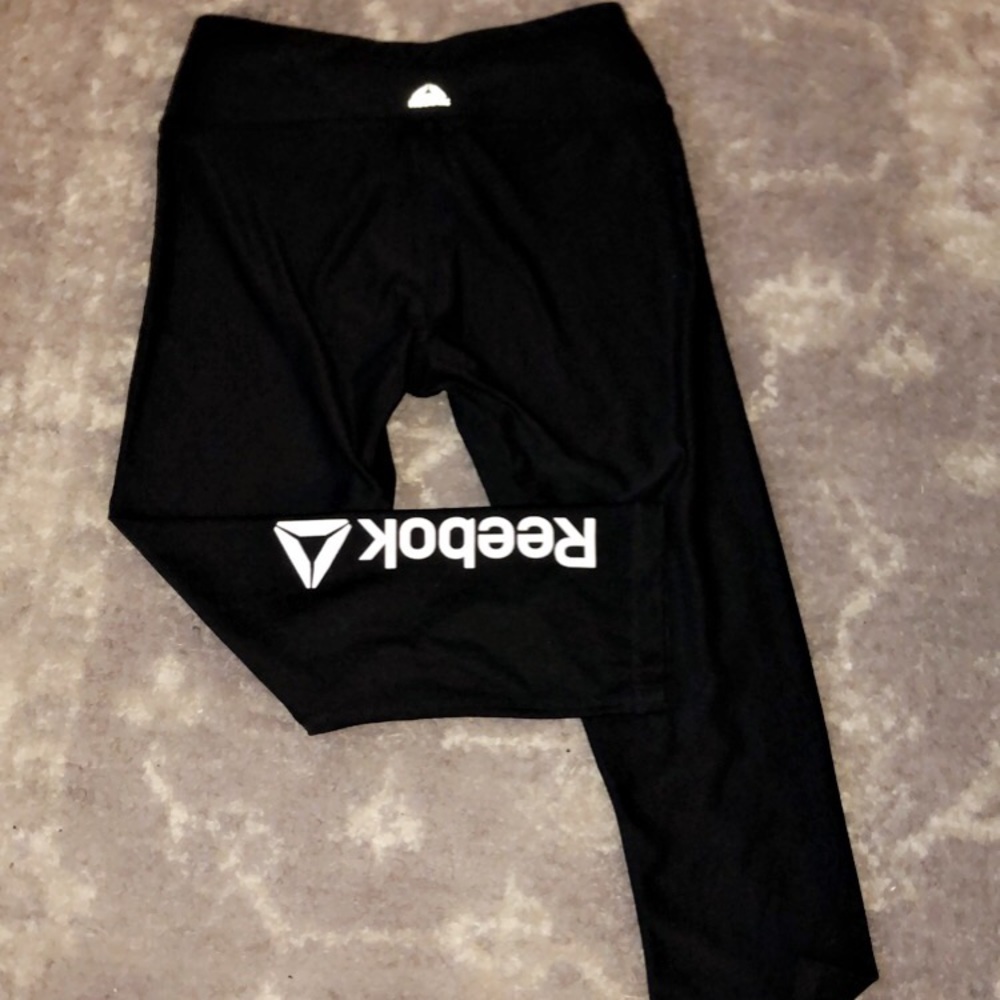Women’s small black capris Reebok leggings